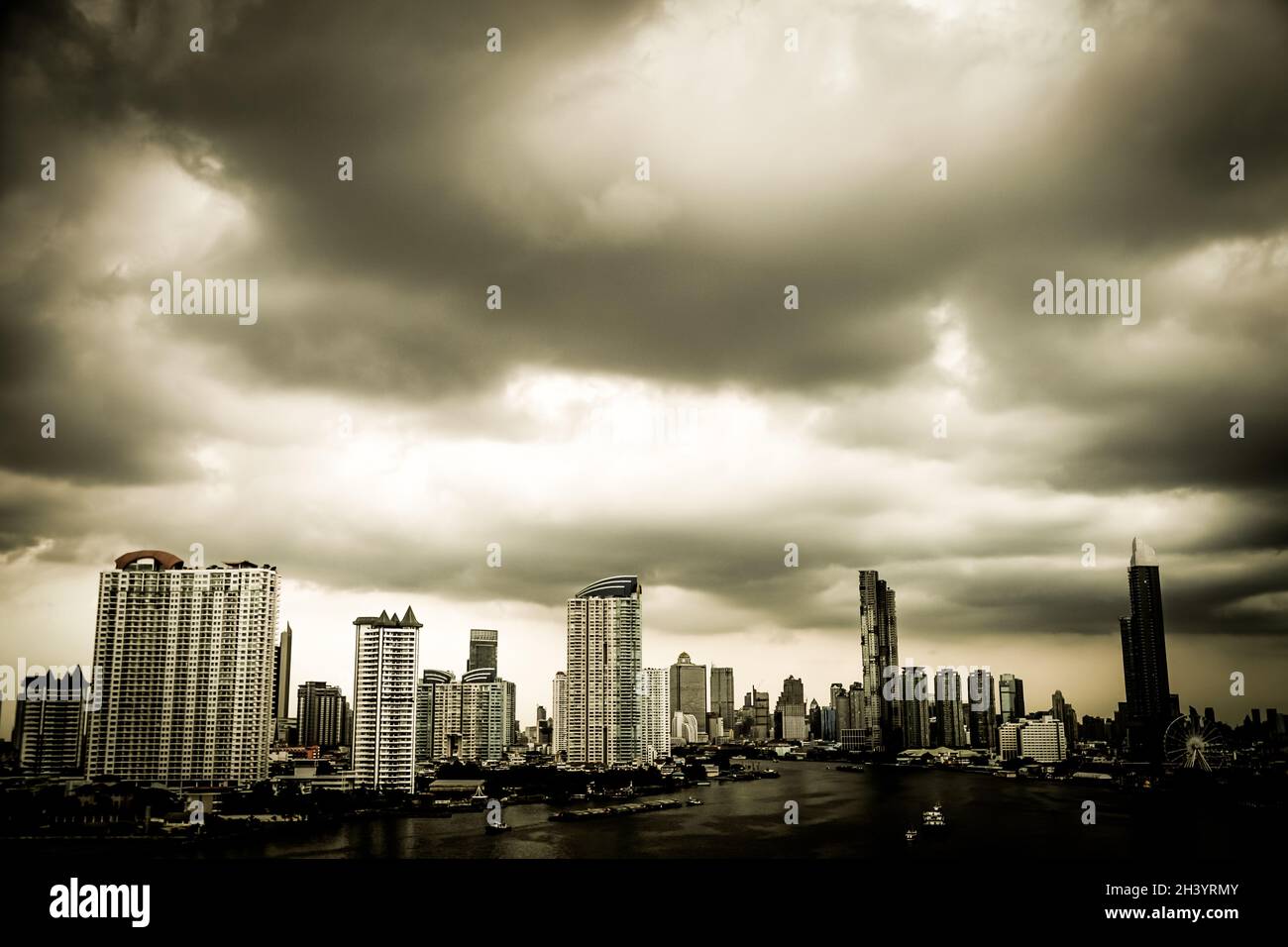 Thailand Bangkok skyline and the Chao Phraya River Stock Photo - Alamy