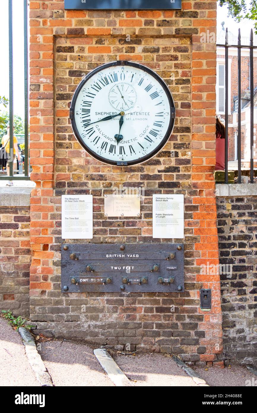 Shepherd clock showing GMT Greenwich Mean Time in Greenwich Park London Stock Photo