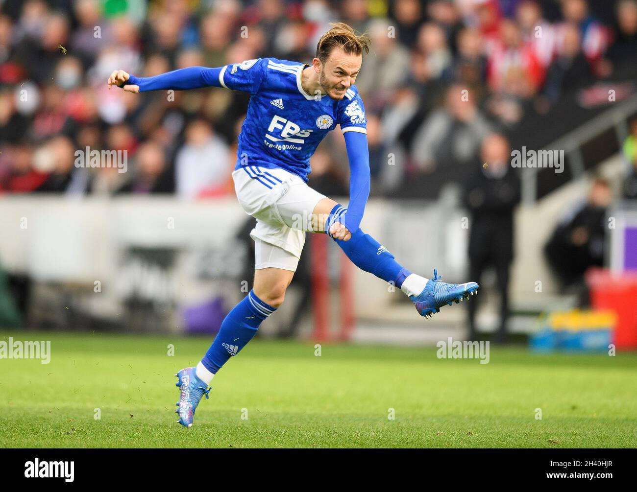 Leicester City's James Maddison during the match at the Brentford Community Stadium. Picture Mark Pain / Alamy Stock Photo