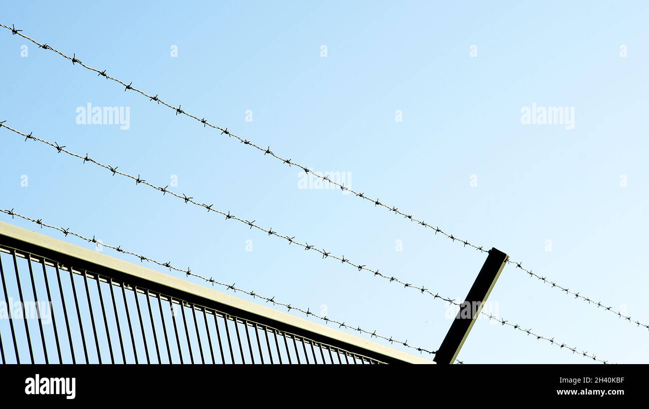 Barbed wire with concertinas hires stock photography and images Alamy