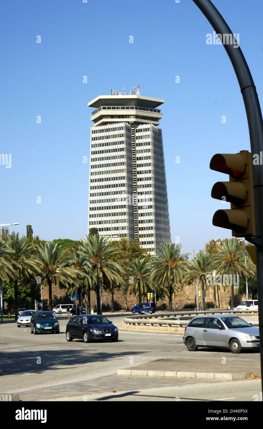 Colon tower barcelona hi-res stock photography and images - Alamy