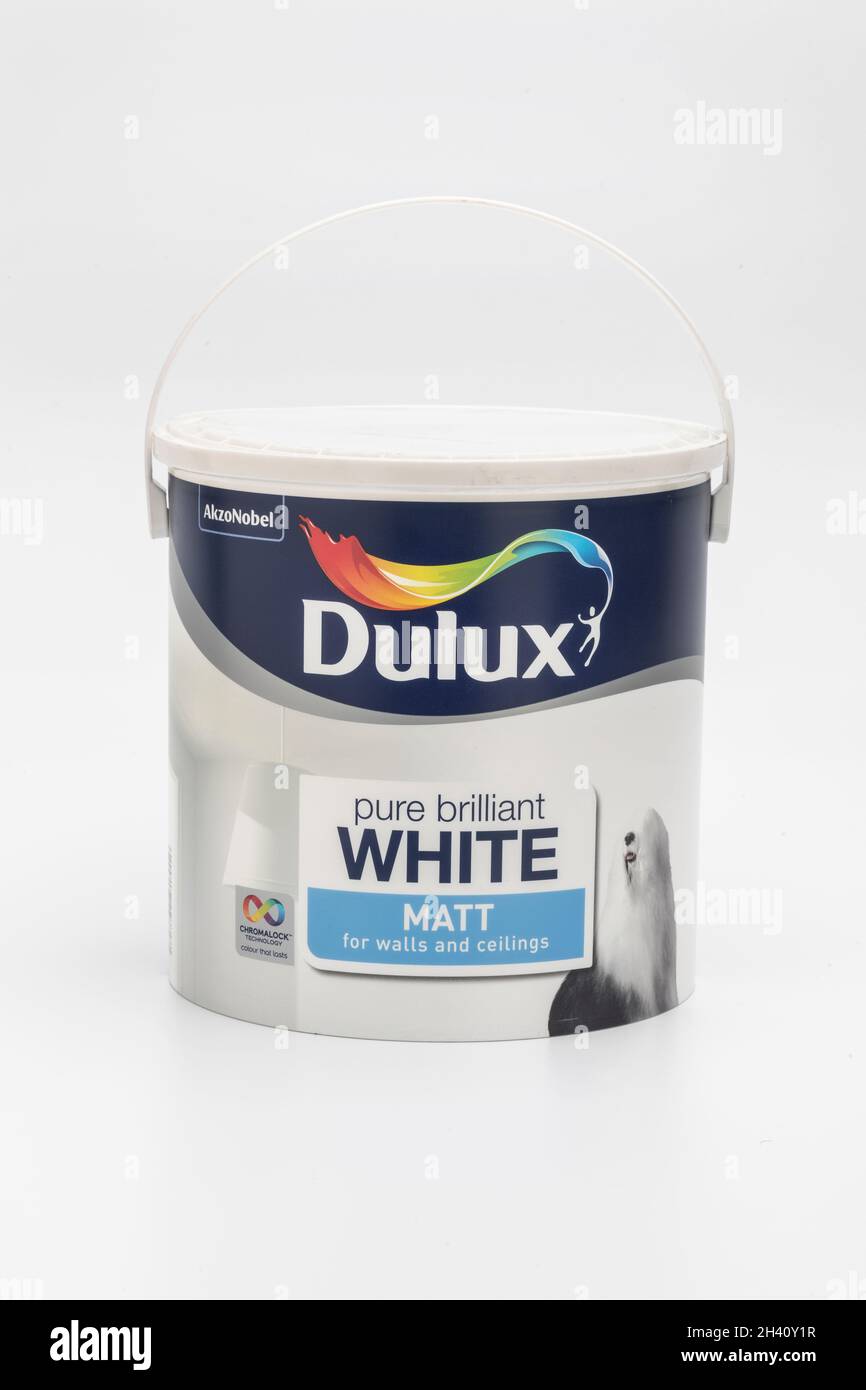 A can of Dulux pure brilliant white matt paint Stock Photo Alamy