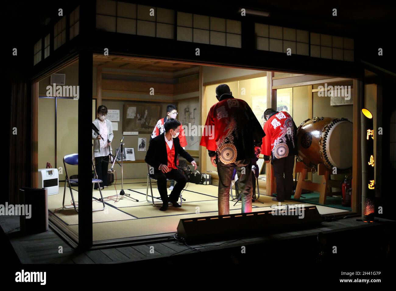 iida, nagano, japan 20213110 , performers preparing for playing music at Ajimagasa crafted