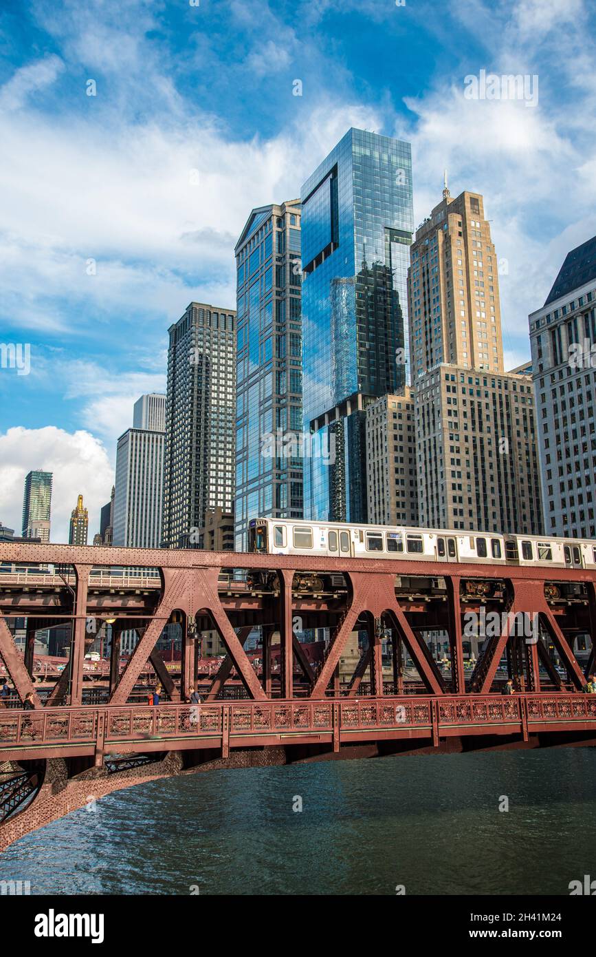 Subway crossing Dearborn Street bridge in Chicago, USA Stock Photo Alamy