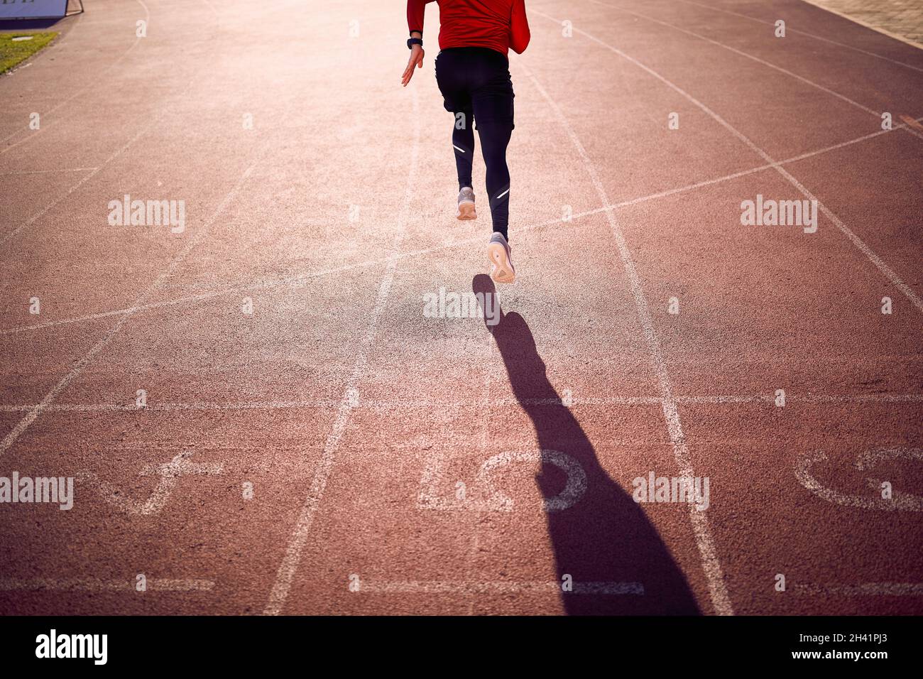 Male athletes on track hires stock photography and images Alamy
