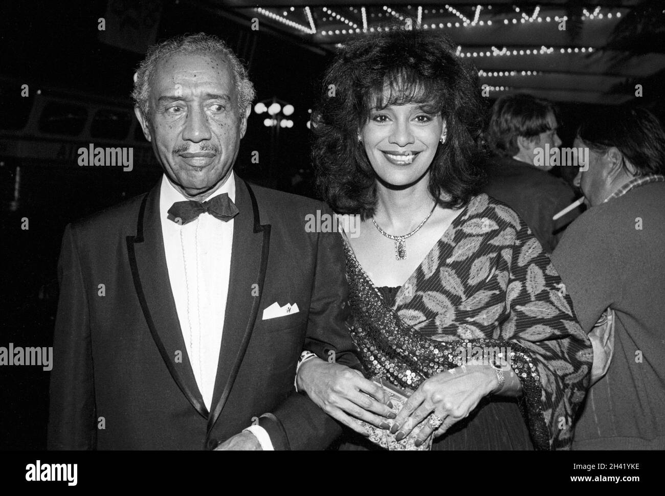 Marilyn McCoo and father Circa 1980's Credit Ralph Dominguez/MediaPunch Stock Photo Alamy