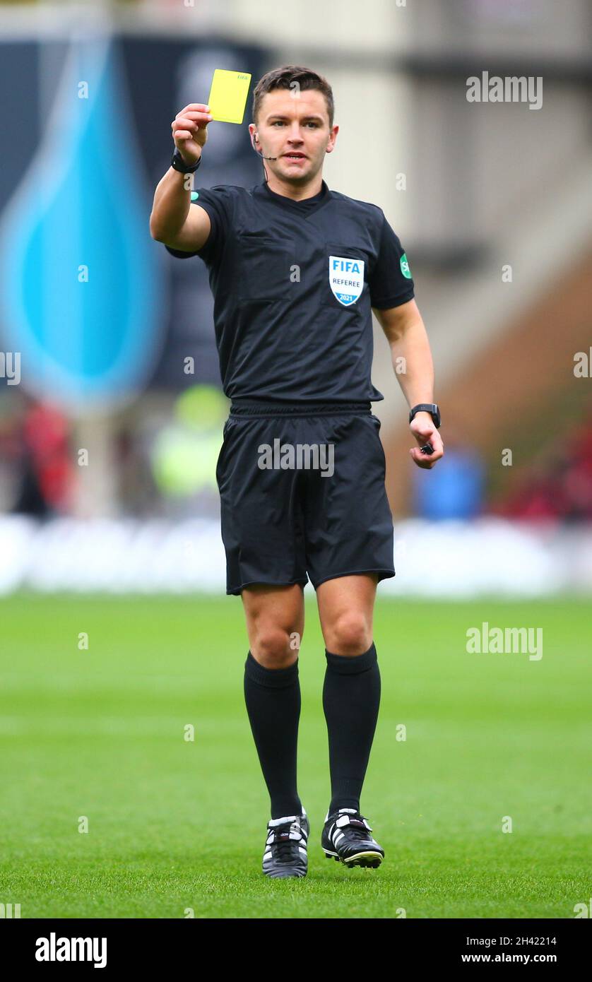 Nick walsh referee hires stock photography and images Alamy