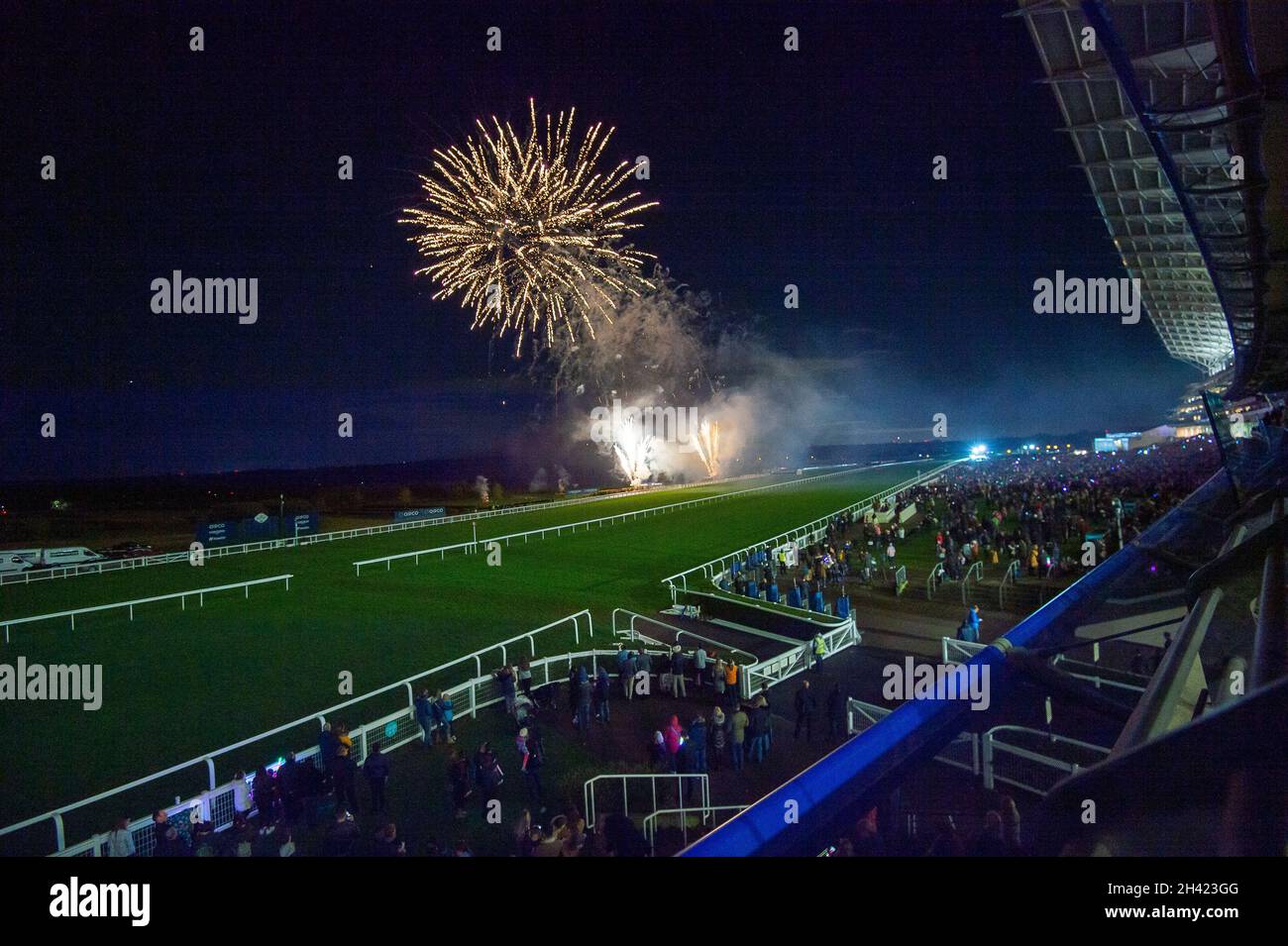 Ascot, Berkshire, UK. 30th October, 2021. It was a busy day at Ascot ...