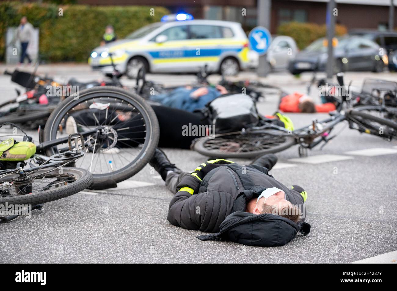 Hamburg, Germany. 31st Oct, 2021. Dozens of people took part in a "die