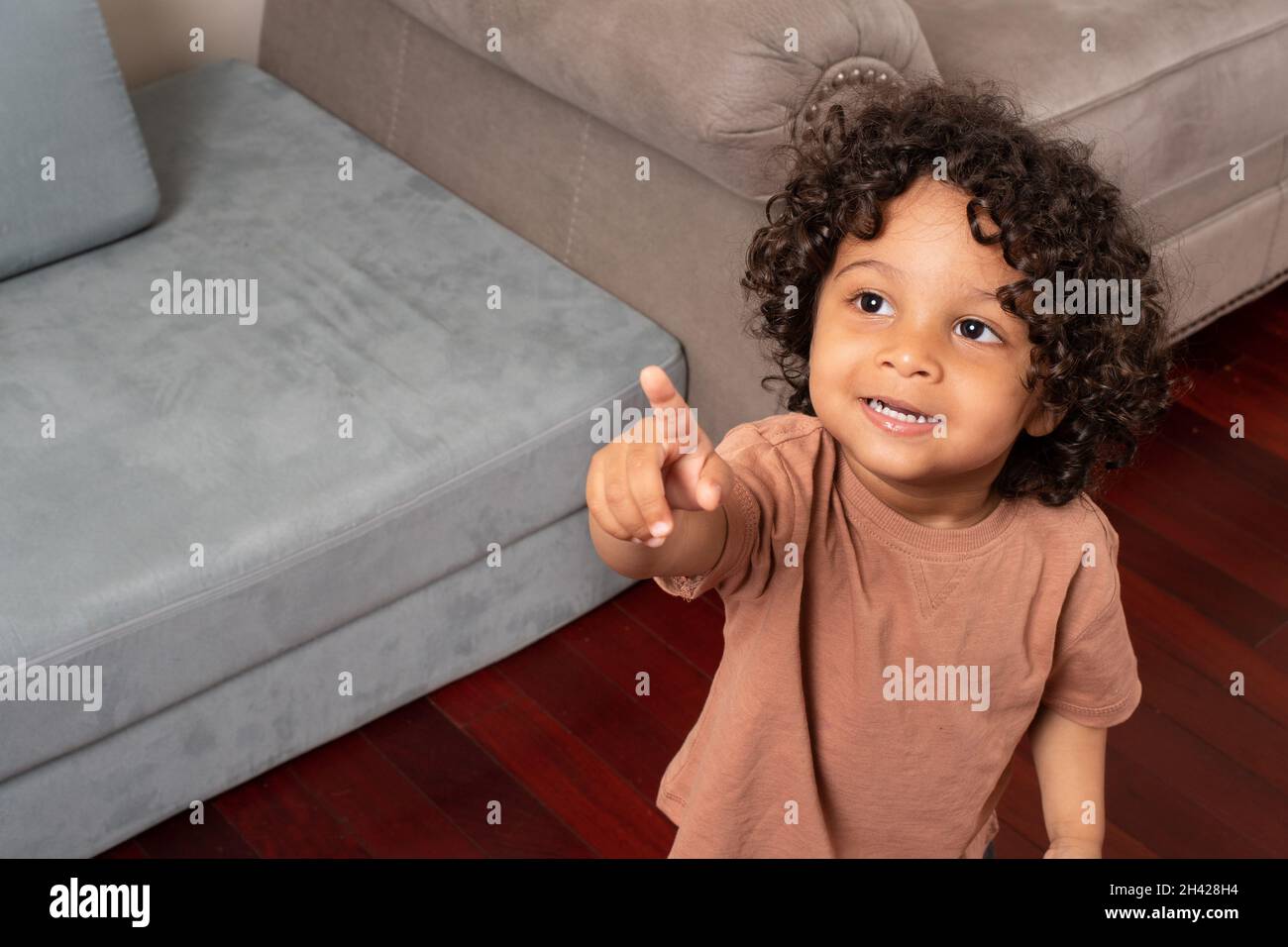 Child talking speaking hires stock photography and images Alamy