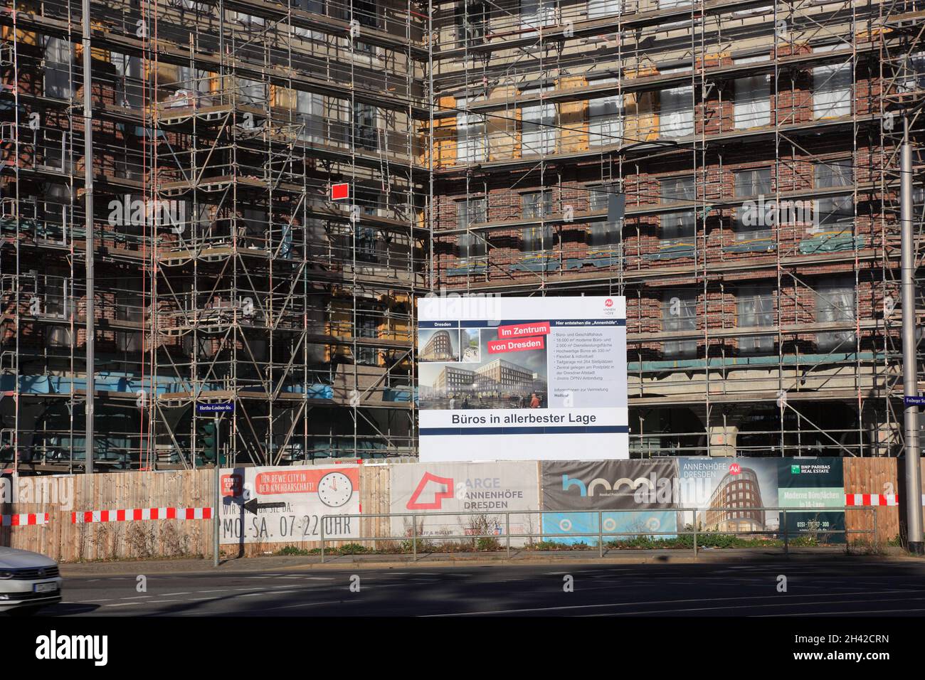 Großbaustelle für neues Bürogebäude in der Freiberger Straße in Dresden, Sachsen, Deutschland Stock Photo