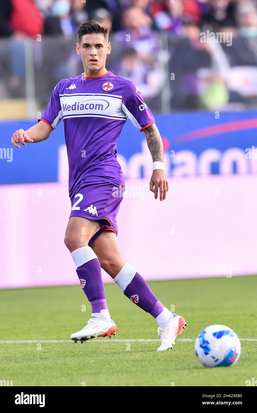 Florence, Italy. January 4, 2023 Lucas Martinez Quarta (Fiorentina) during  the Italian Serie A match between Fiorentina 1-1 Monza at Artemio Franchi  Stadium on January 4, 2023 in Florence, Italy. Credit: Maurizio