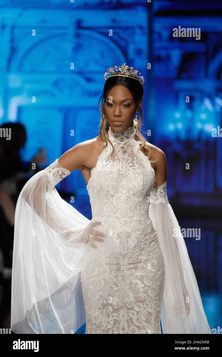 Art Hearts Fashion LA 2021 Stock Photo Alamy