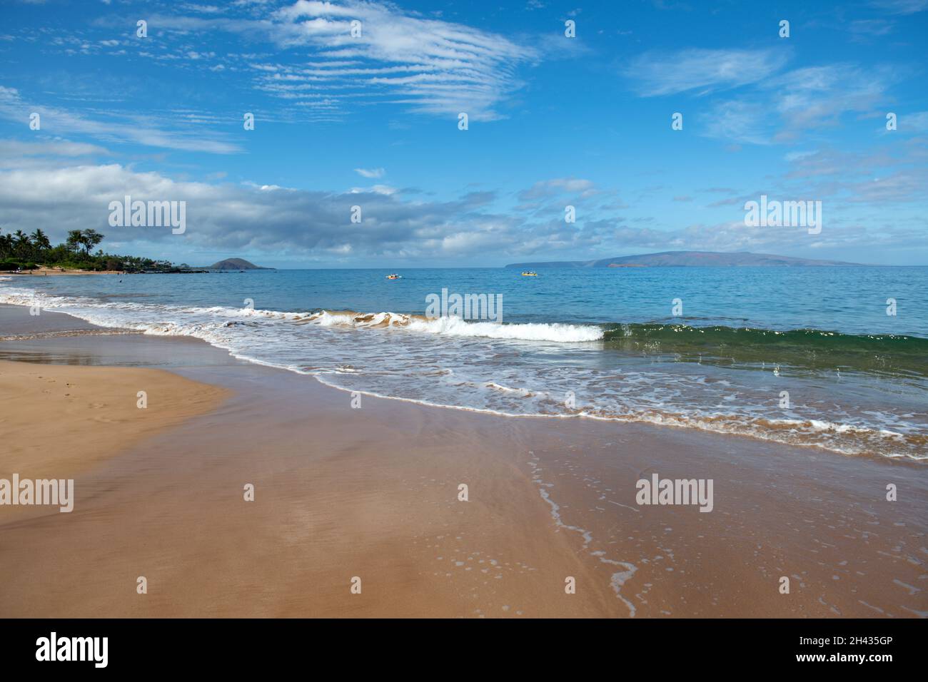 Shore dream tranquility. Scenic landscape view of beach on the Hawaiian Island of Maui. Stock Photo