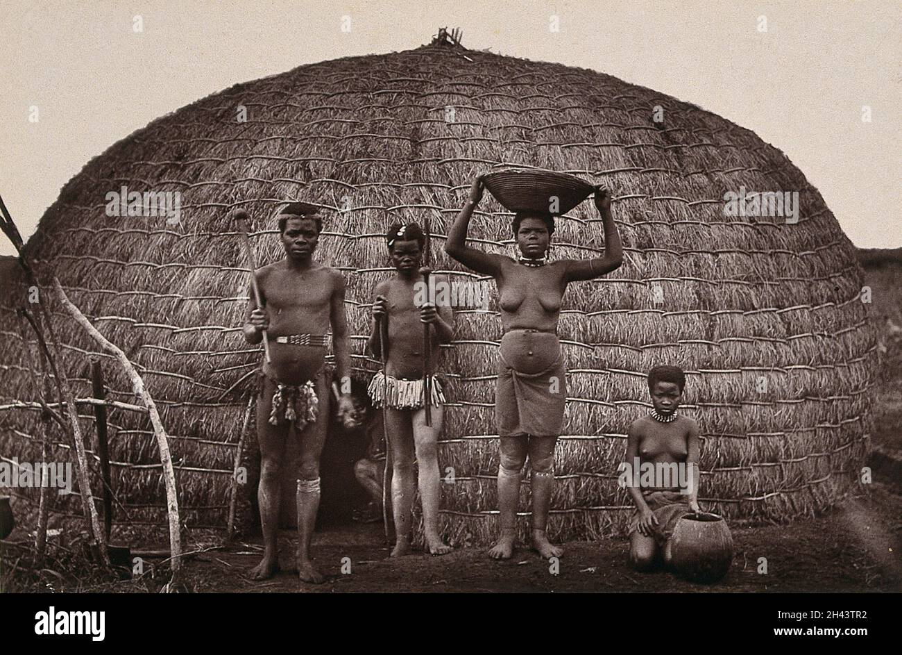 Zulu Kraal Hi res Stock Photography And Images Alamy zulu-kraal-hi-res-stock-photography-and-images-alamy