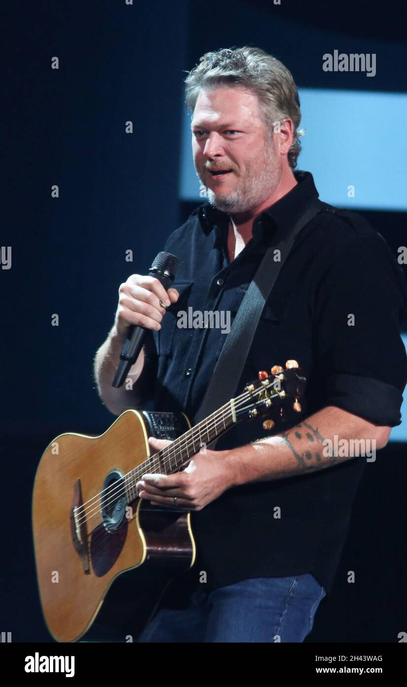 Austin, USA. 30th Oct, 2021. Blake Shelton performs at the iHeartCountry Festival at the Frank Erwin Center on Saturday, Oct. 30, 2021, in Austin, Texas. (Photo by Jack Plunkett/imageSPACE) Credit: Imagespace/Alamy Live News Stock Photo