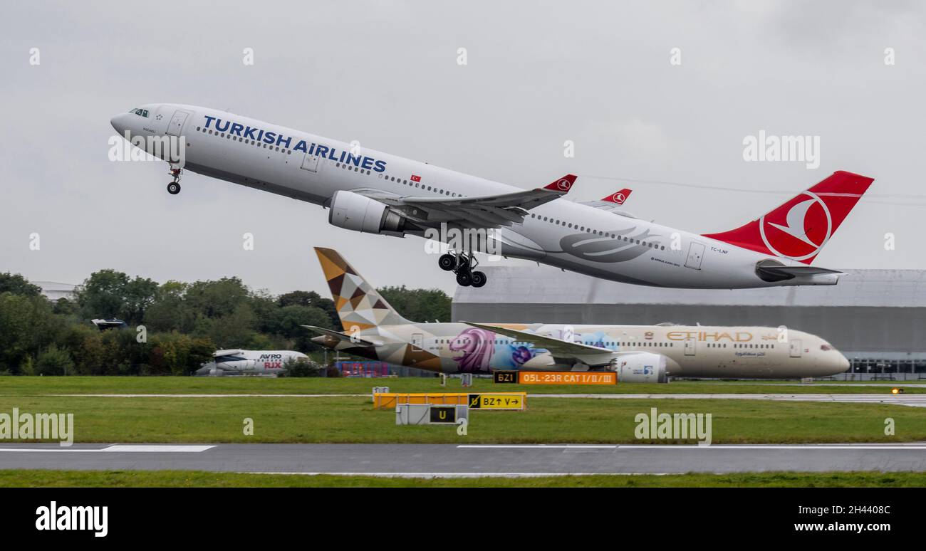 Turkish Airlines Airbus A330-303, TC-LNF, taking off at Manchester Airport Stock Photo