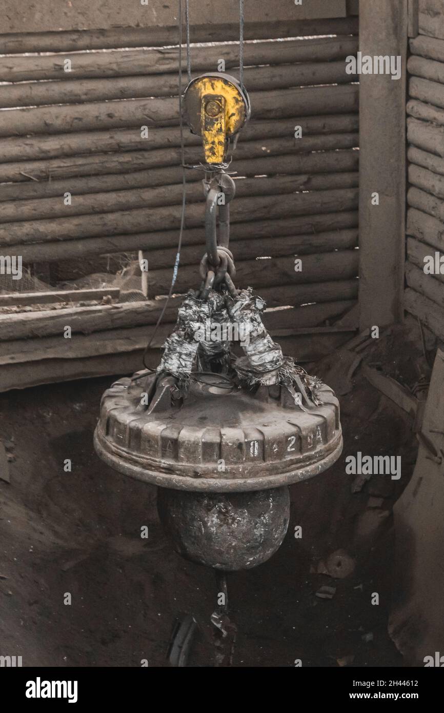 Crane unloads scrap metal hi-res stock photography and images - Alamy