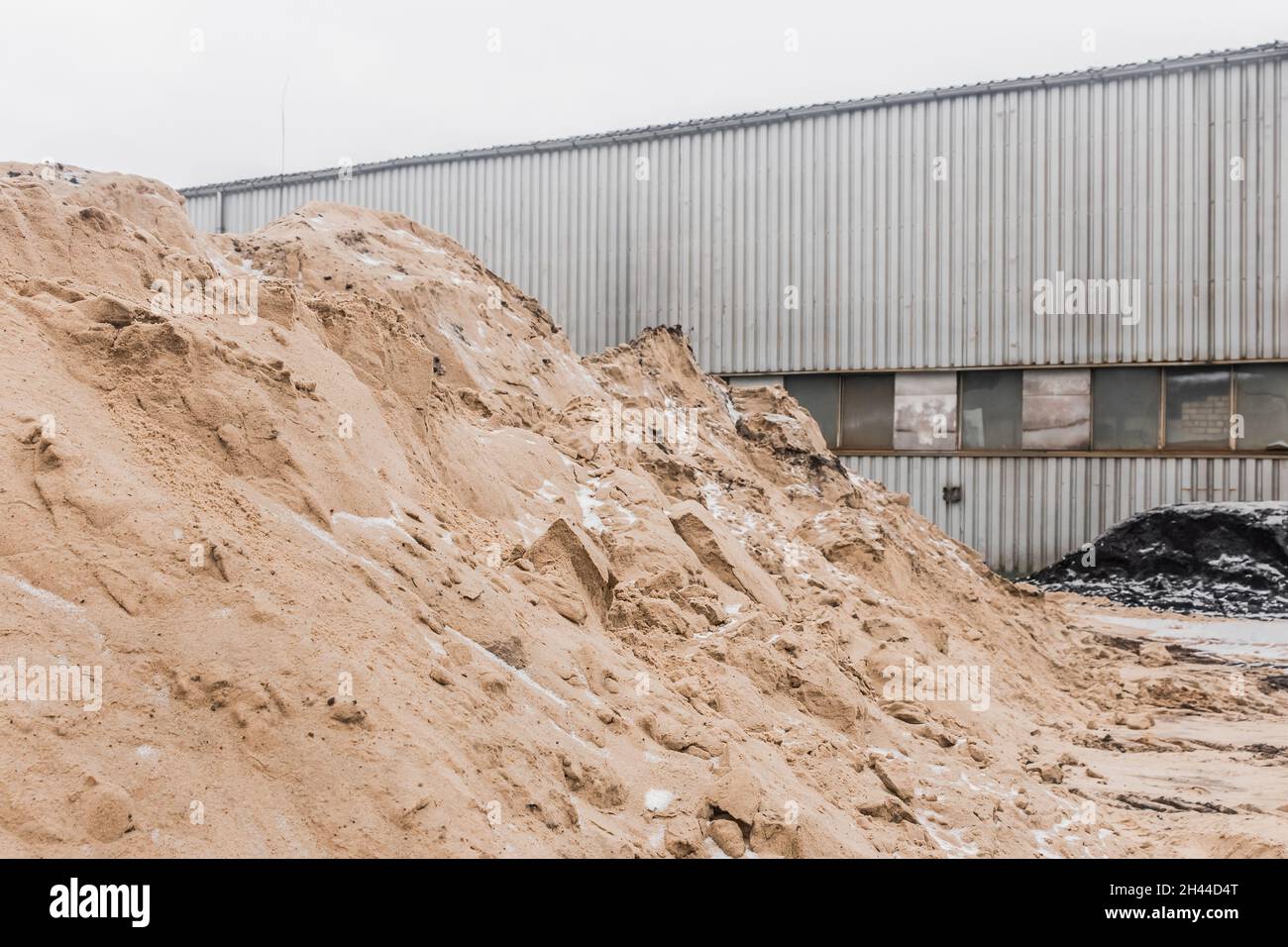 Large pile of sand hi-res stock photography and images - Alamy