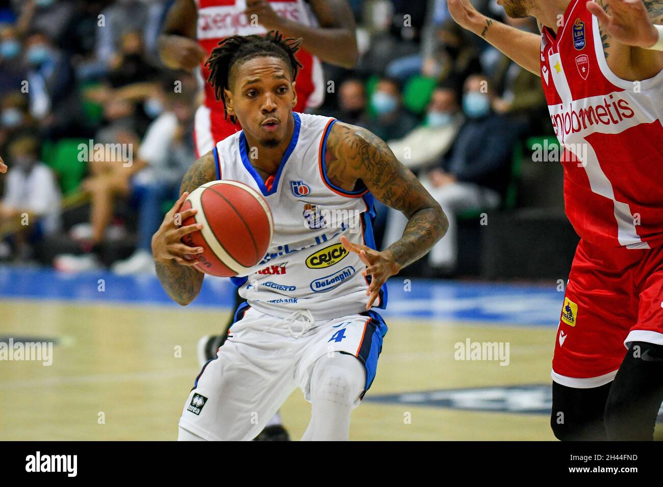 Treviso, Italy. 31st Oct, 2021. Dewayne Russell (Treviso) in action during Nutribullet Treviso Basket vs Openjobmetis Varese, Italian Basketball A Serie Championship in Treviso, Italy, October 31 2021 Credit: Independent Photo Agency/Alamy Live News Stock Photo