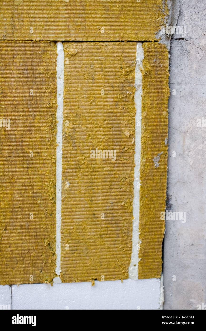 Thermal insulation material, rock wool. Thermal roof insulation layer.  Mineral wool or mineral fiber, mineral cotton, mineral fibre, glass wool,  MMMF Stock Photo - Alamy