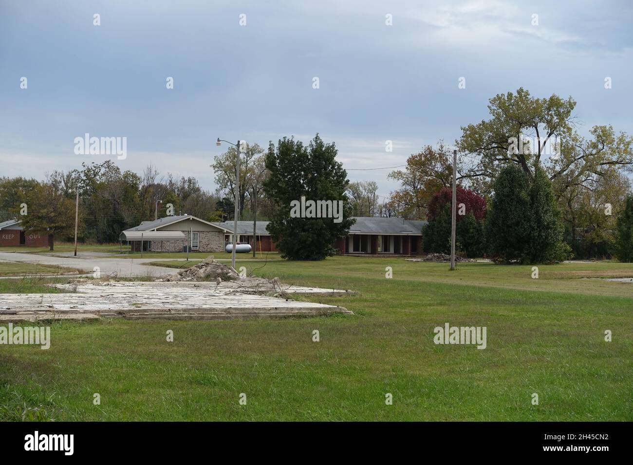 lead dust filled slag heaps have turned Picher Oklahoma into a Ghost