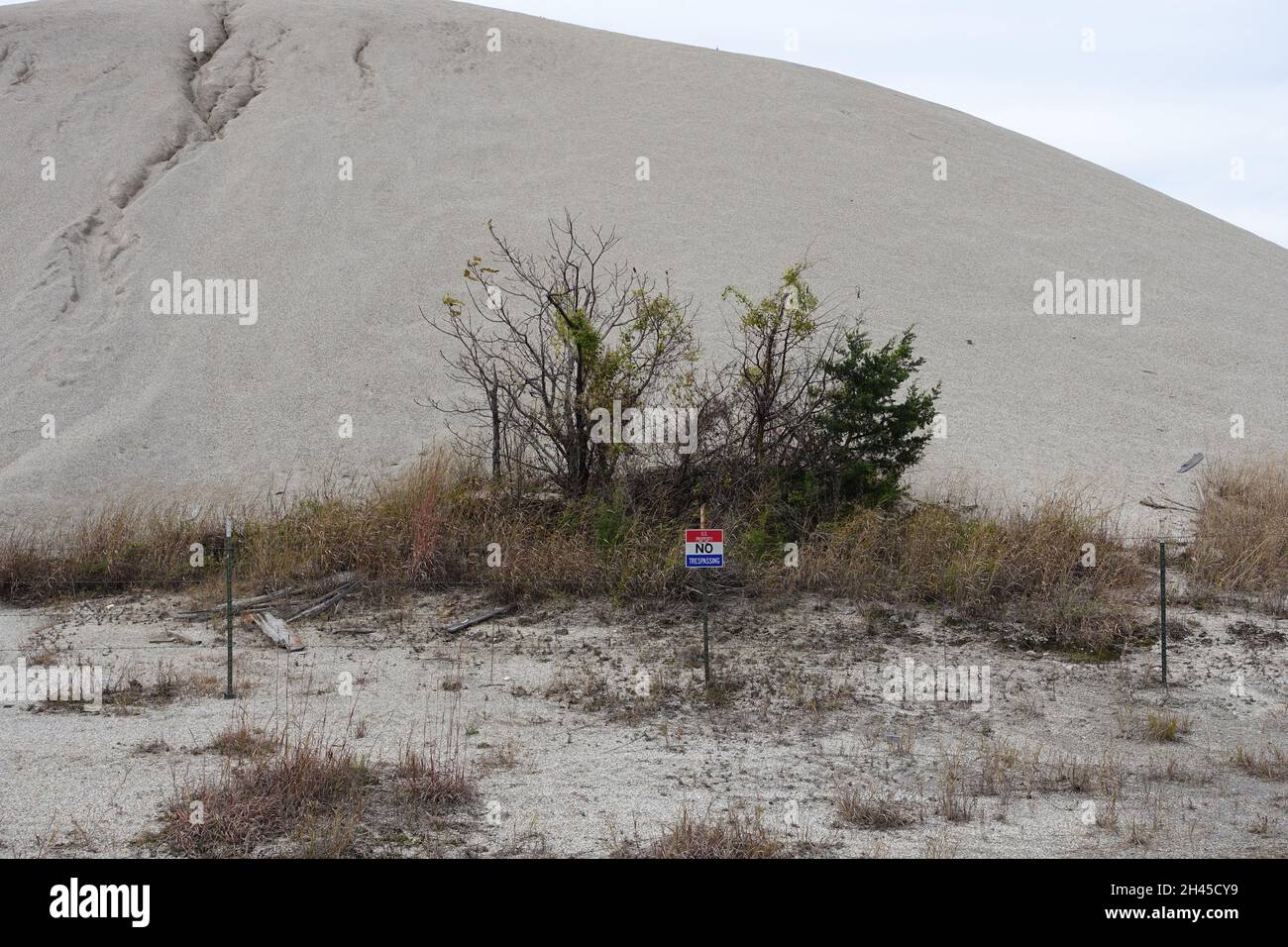 lead dust filled slag heaps have turned Picher Oklahoma into a Ghost