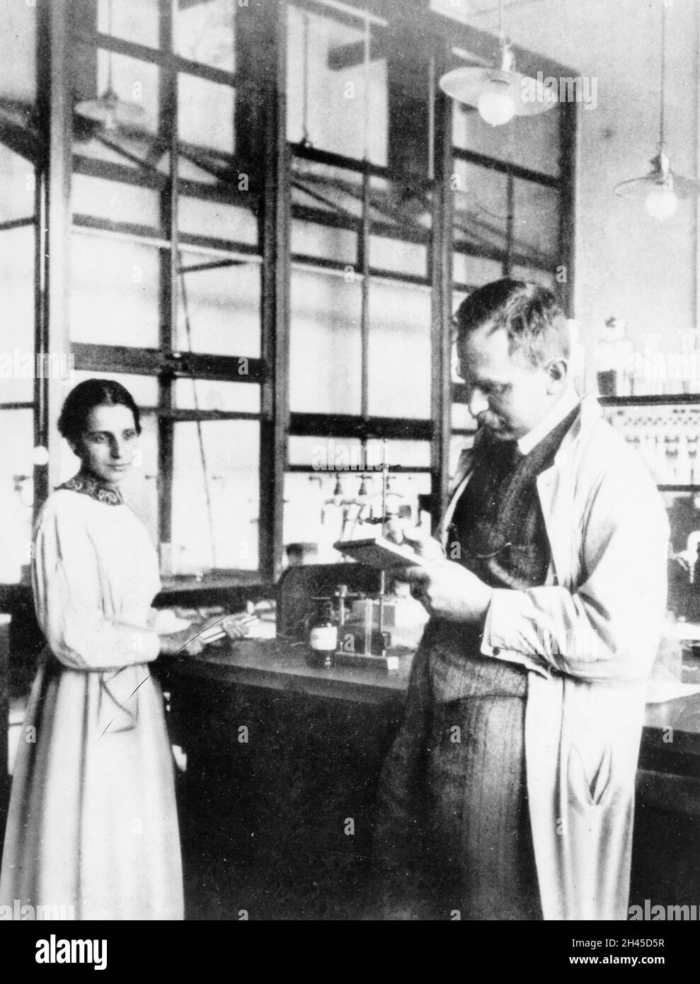 The Austrian physicists Lise Meitner and Otto Hahn Stock Photo