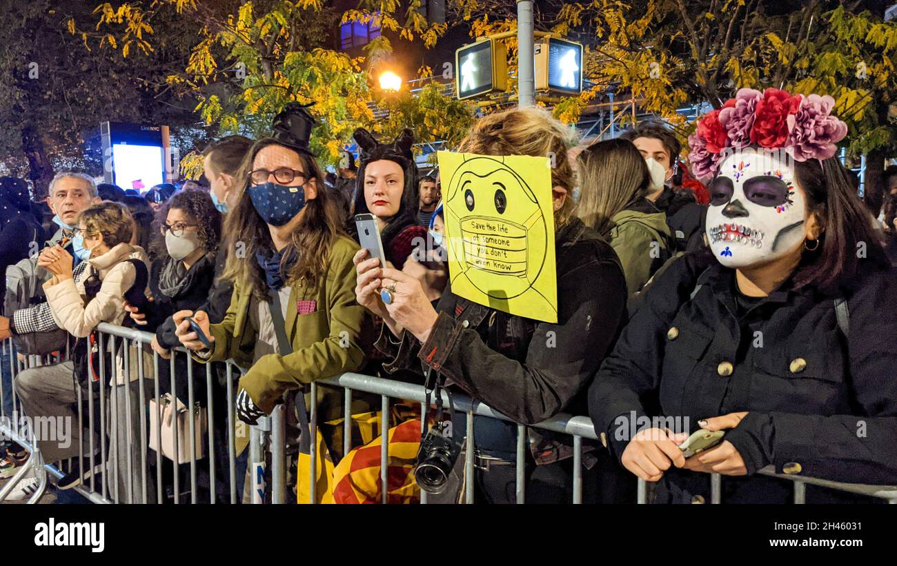 New York, United States. 31st Oct, 2021. Participants are seen dressed up as their favorite characters during the annual Village Halloween parade on Sixth Avenue on October 31, 2021 in New York City. (Photo by Ryan Rahman/Pacific Press) Credit: Pacific Press Media Production Corp./Alamy Live News Stock Photo