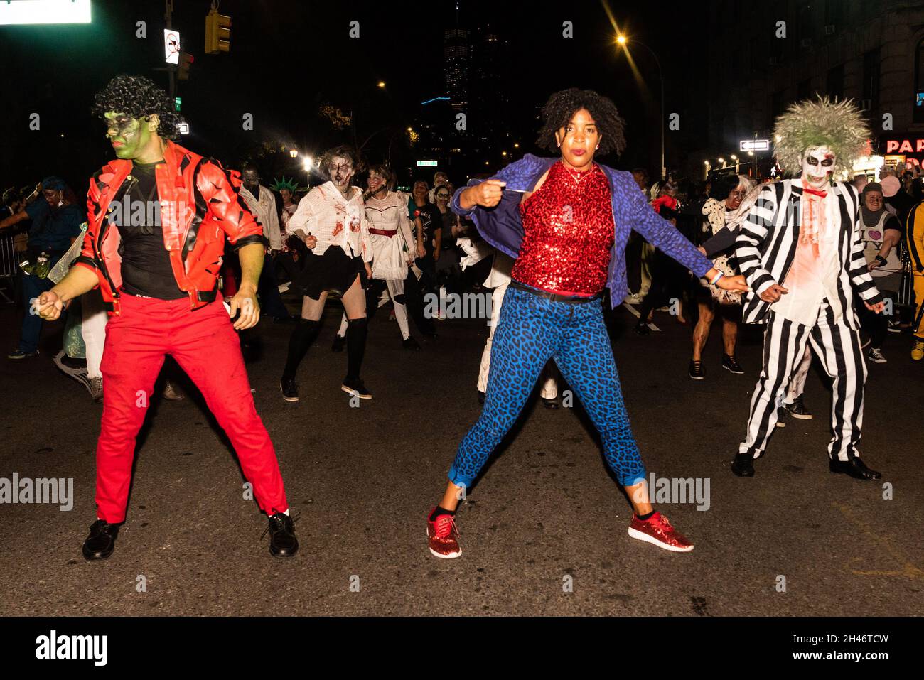 New York, USA. 31st Oct, 2021. Dancers perform Michael Jackson's 'Thriller' at the 48th Annual Village Halloween Parade in New York, New York, on Oct. 31, 2021. (Photo by Gabriele Holtermann/Sipa USA) Credit: Sipa USA/Alamy Live News Stock Photo