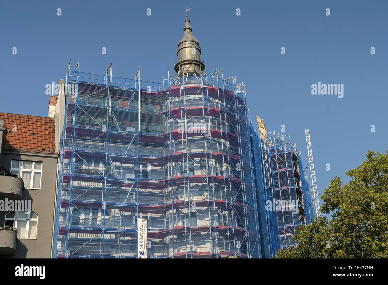 Fassadensanierung, Baustelle, Gerüst, Altbau, Bundesplatz, Schoeneberg, Berlin, Deutschland Stock Photo