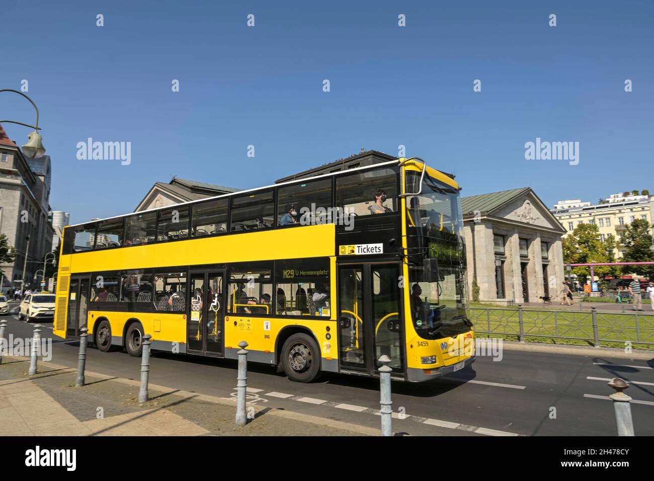 Bus M29, Wittenbergplatz, Schöneberg, Tempelhof-Schöneberg, Berlin, Deutschland Stock Photo