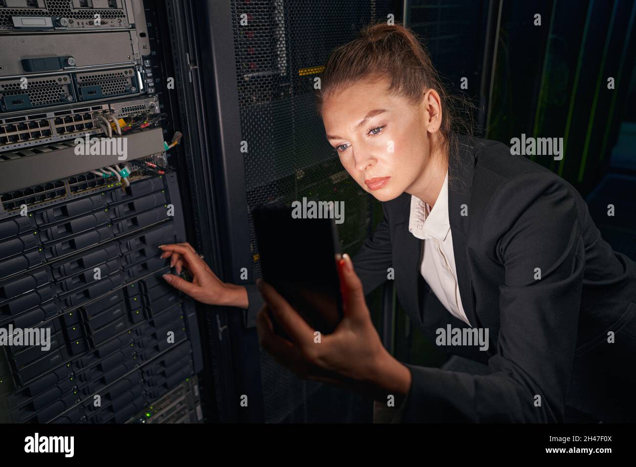 Close up woman using wire hi-res stock photography and images - Alamy