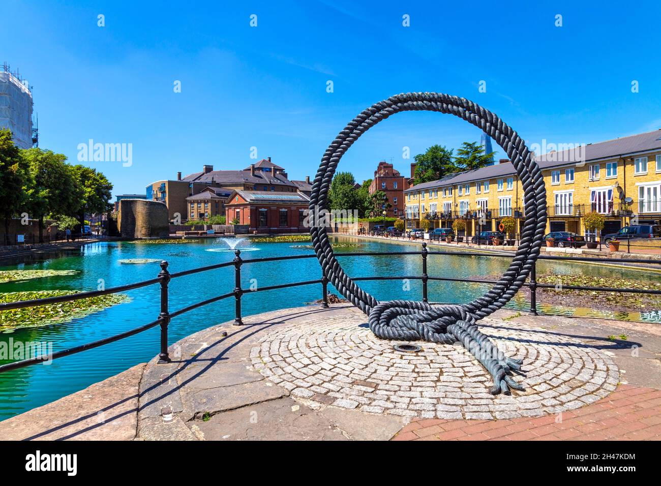 Rope loop sculpture by the Hermitage Basin, Wapping, London, UK Stock Photo