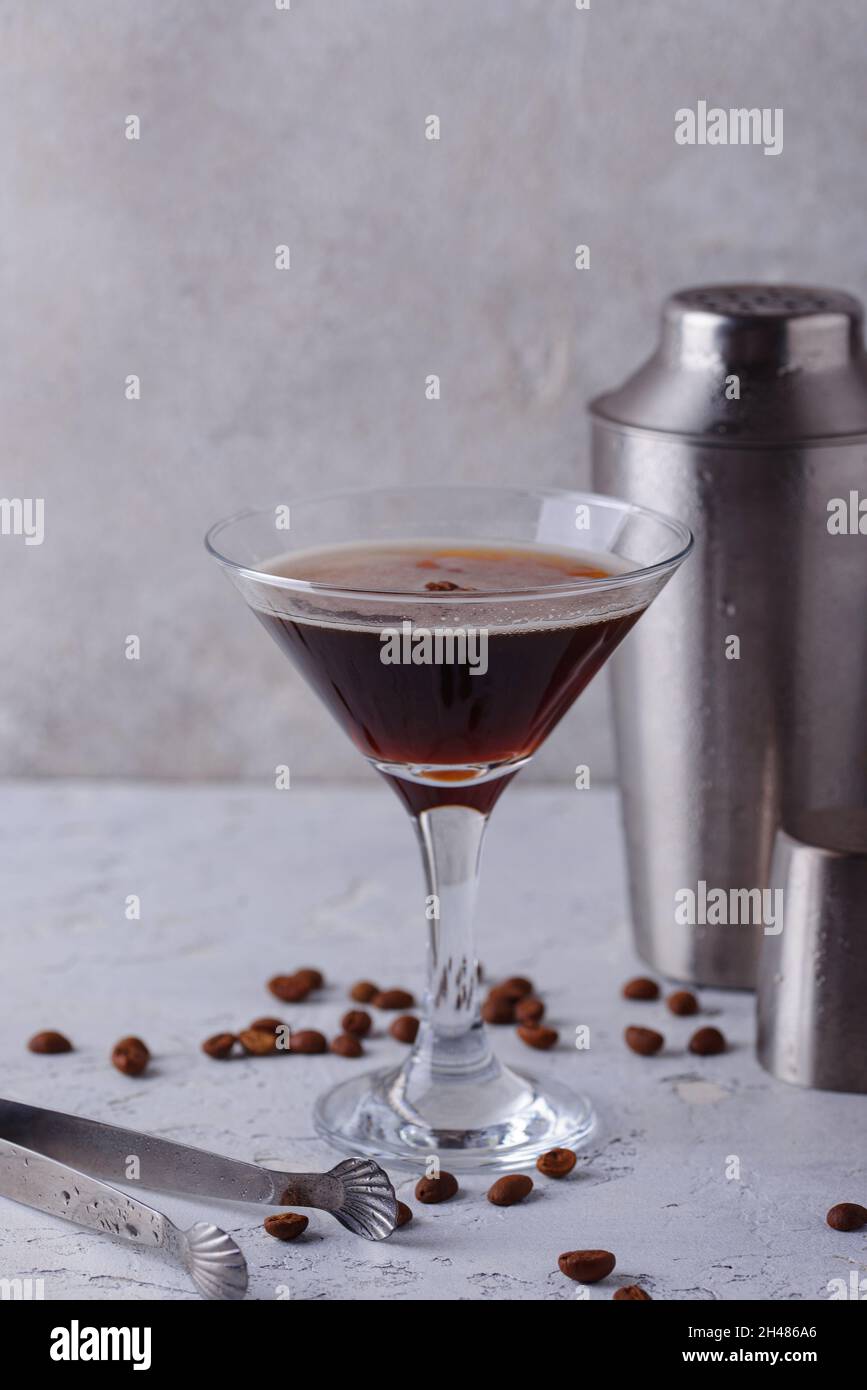 Espresso Martini cocktails with coffee beans Stock Photo Alamy