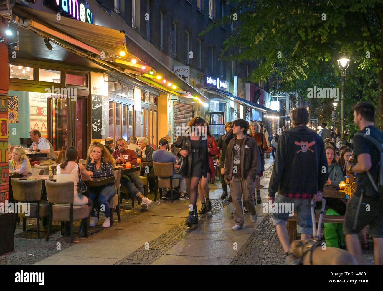 Gastronomie und Ausgehen in Coronazeiten, Schlesisches Tor, Kreuzberg, Friedrichshain-Kreuzberg, Berlin, Deutschland Stock Photo