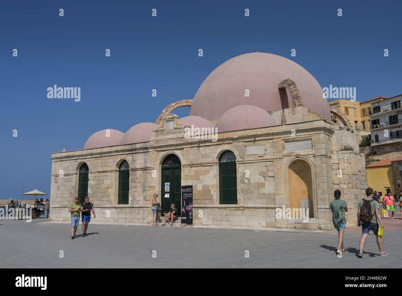 Kioutsouk Hassan Moschee im Venezianischen Hafen, Chania, Kreta, Griechenland Stock Photo