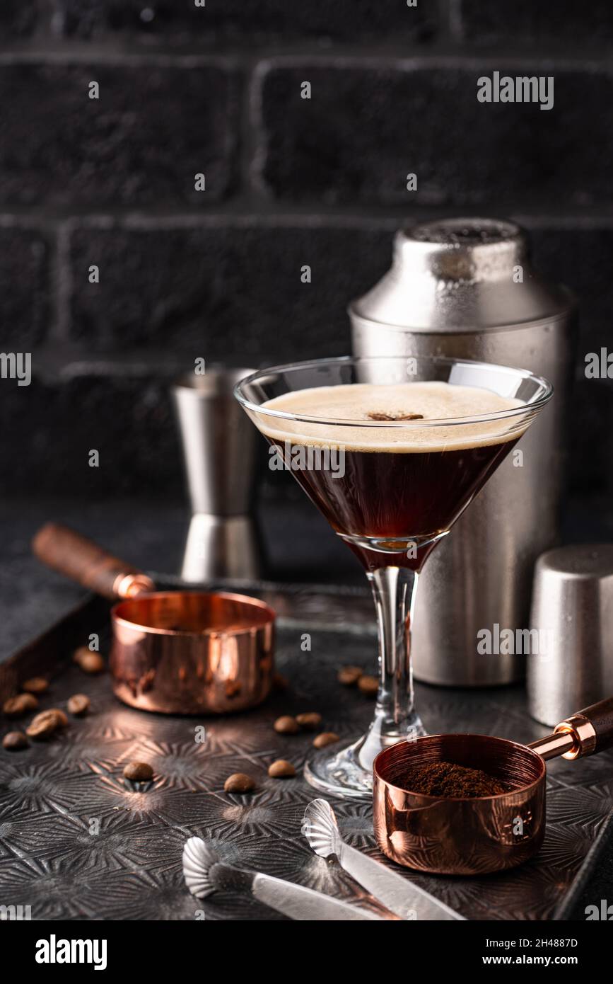 Espresso Martini cocktails with coffee beans Stock Photo Alamy