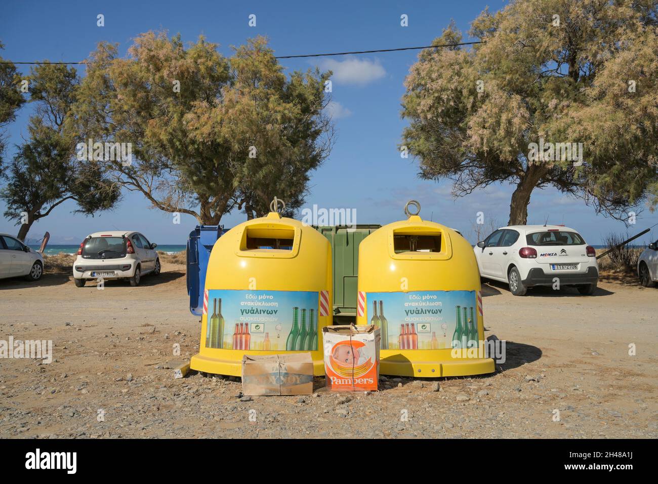 Altglascontainer, Kreta, Griechenland Stock Photo