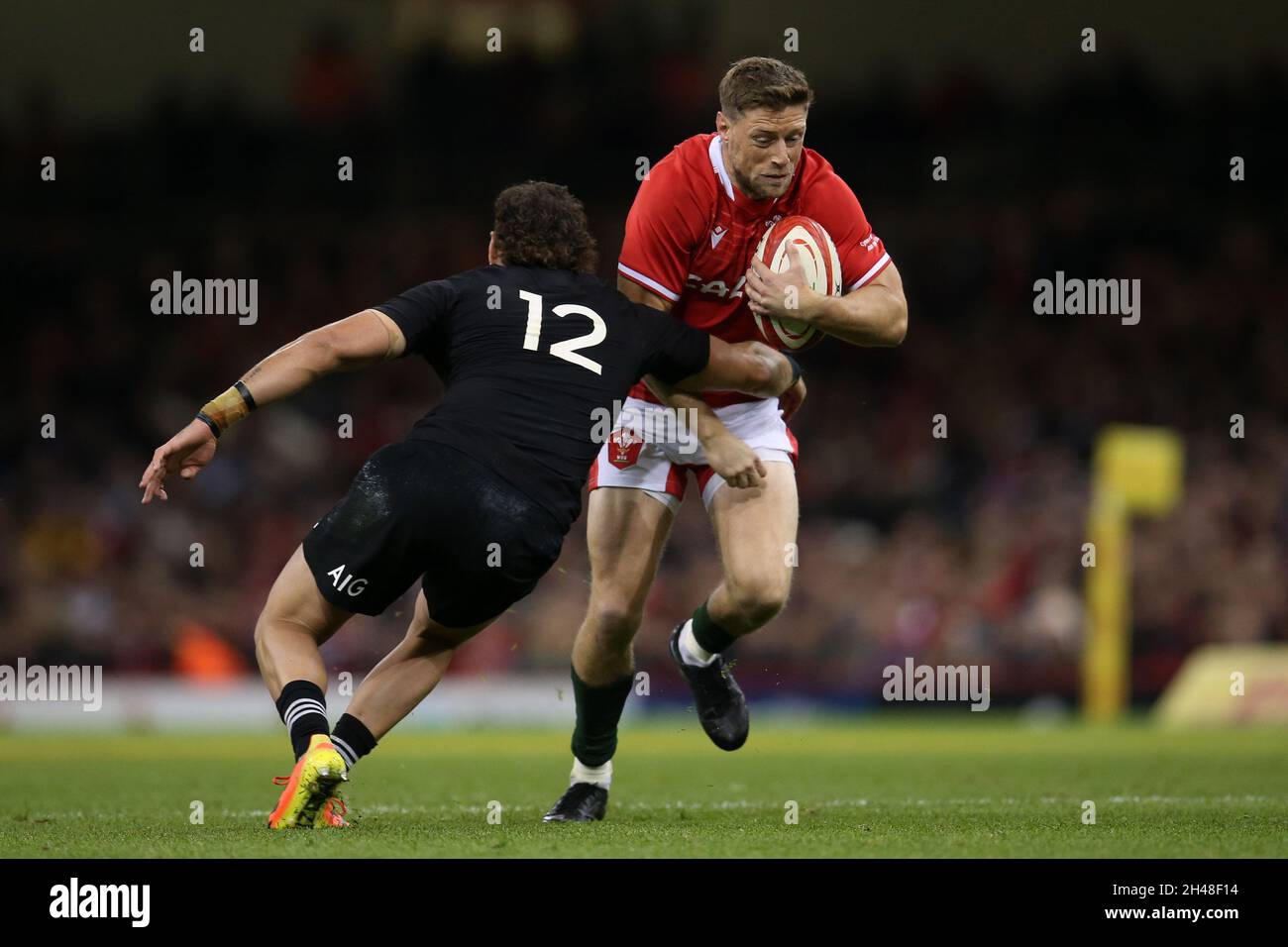 Rhys Priestland of Wales (r) in action.  Rugby Autumn international match, Wales v New Zealand at the Principality Stadium in Cardiff on Saturday 30th October 2021. pic by  Andrew Orchard/Andrew Orchard sports photography Stock Photo