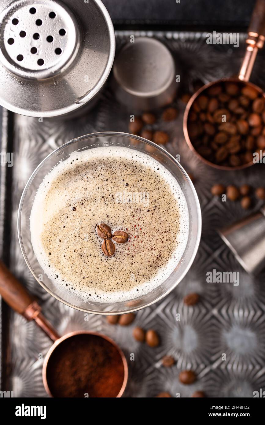Espresso Martini cocktails with coffee beans Stock Photo Alamy