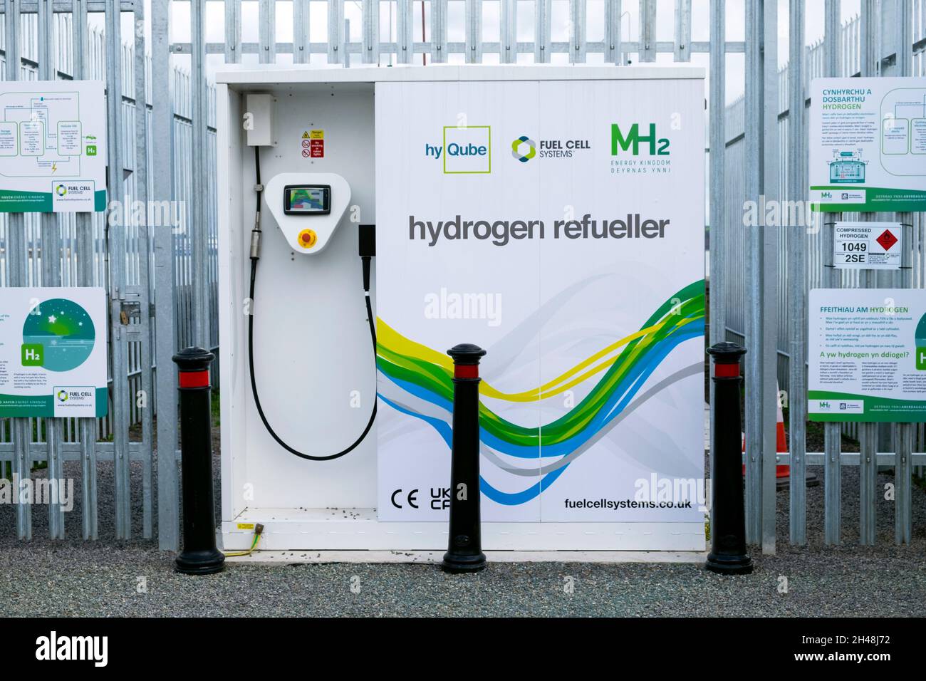 Hydrogen refuelling refueller station in Milford Haven Wales UK   KATHY DEWITT Stock Photo