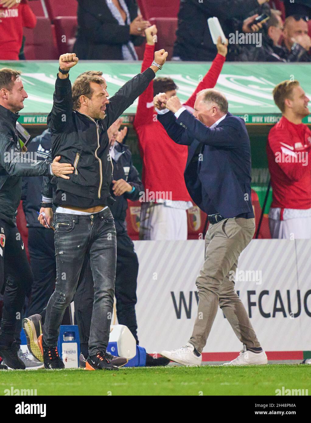 Augsburg, Germany. 31st Oct, 2021. Markus Weinzierl, FCA coach, team manager, Stefan REUTER, Manager FCA celebrate 4-1 goal of Alfred FINNBOGASON, FCA 27, happy, laugh, celebration, in the match FC AUGSBURG - VFB STUTTGART 4-1 1.German Football League on October 31, 2021 in Augsburg, Germany. Season 2021/2022, matchday 10, 1.Bundesliga, 10.Spieltag. Credit: Peter Schatz/Alamy Live News Stock Photo