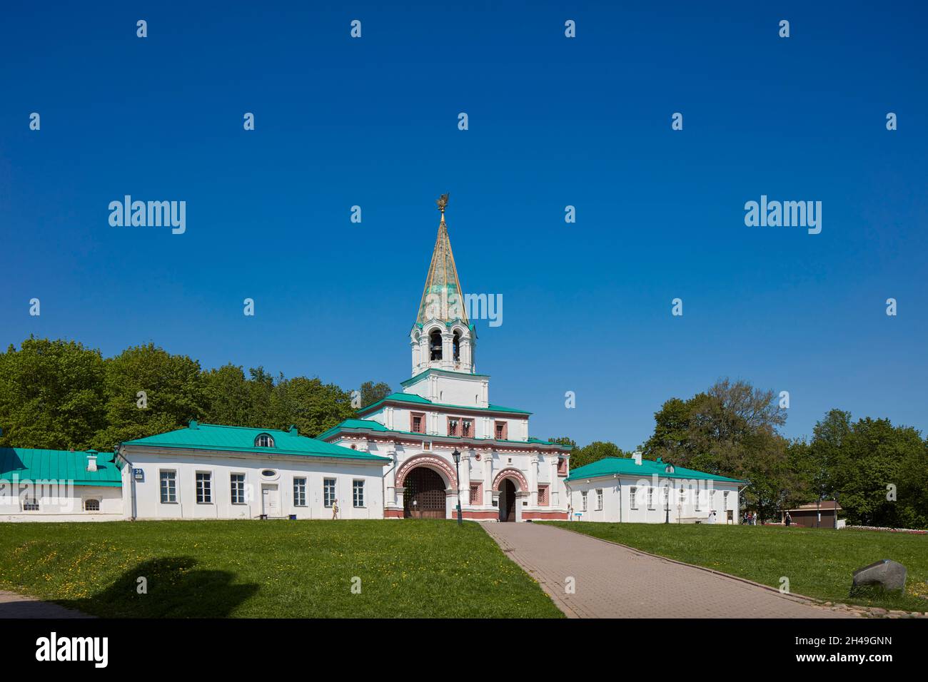 The Front Gate complex (built 1671-1673). Kolomenskoye Museum-Reserve, Moscow, Russia. Stock Photo