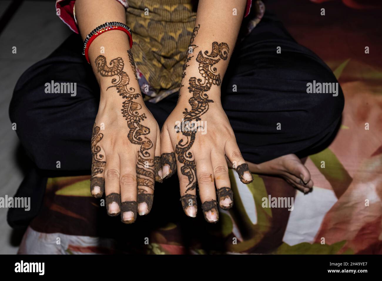 Henna Tattoo Designs High Resolution Stock Photography And Images Alamy