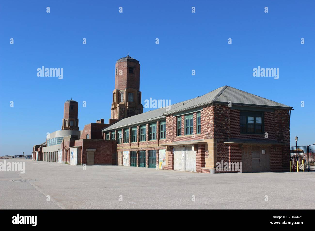 Bathhouse, Jacob Riis Park, Breezy Point, Queens, New York Stock Photo