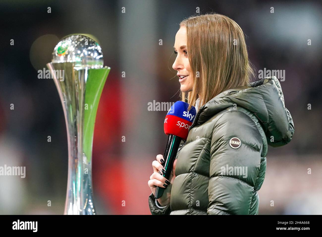 Page 3 - Football Tv Presenter High Resolution Stock Photography and Images  - Alamy
