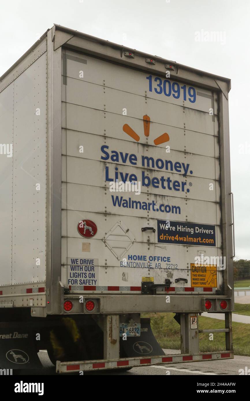 usa-26th-oct-2021-the-walmart-truck-fleet-has-we-re-hiring-drivers