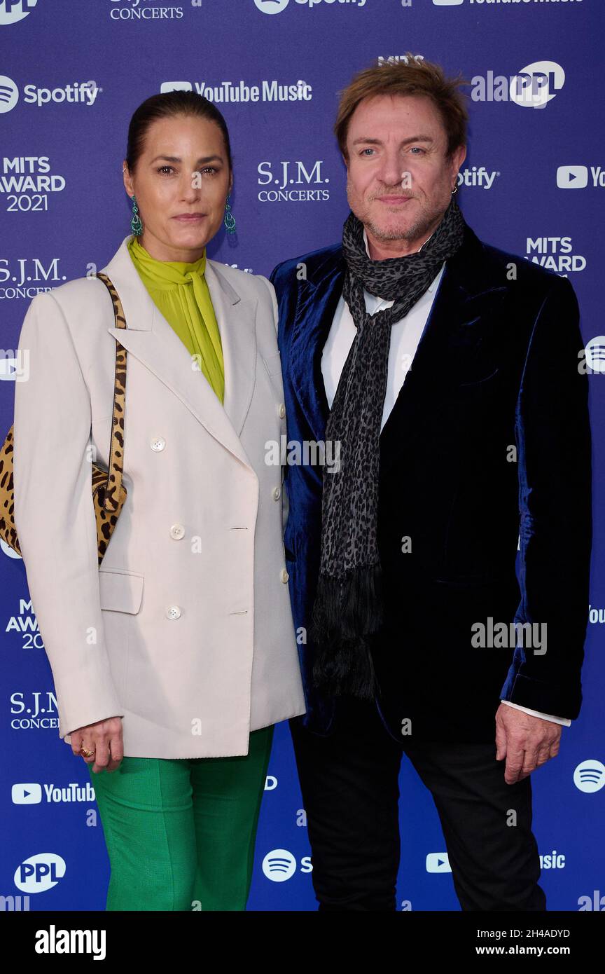 London, UK. 01st Nov, 2021. Yasmin Le Bon and Simon Le Bon  pictured arriving at the Music Industry Trusts Award 2021 held in celebration of Pete Tong’s achievements in the industry. Held at the Grosvenor House Hotel, London Credit: Alan D West/Alamy Live News Stock Photo
