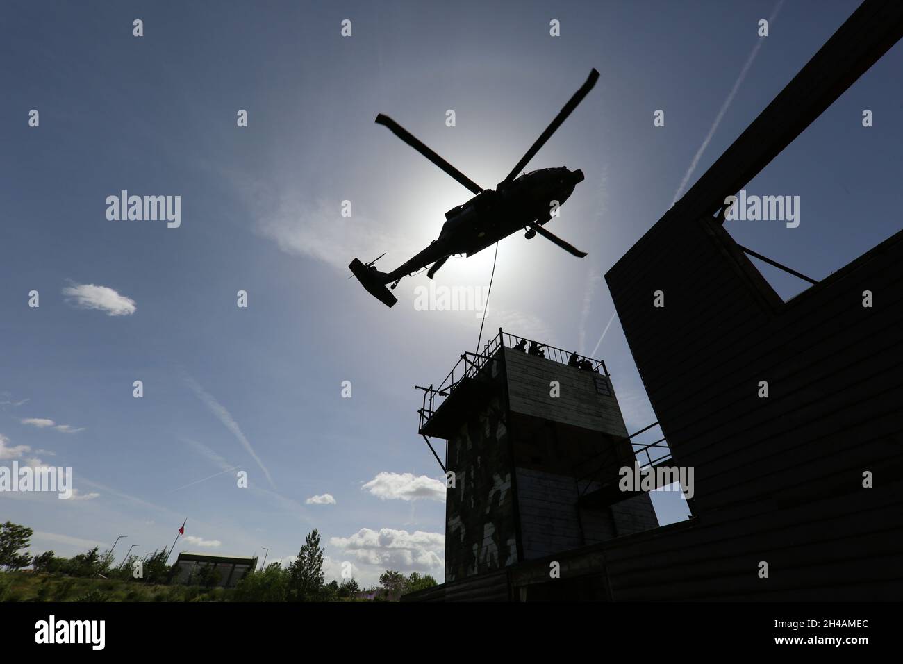 Helicopter airborne operation hi-res stock photography and images - Alamy